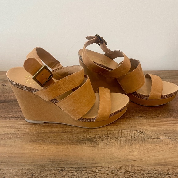 Franco Sarto Wedge Sandals, Size 7, Taupe, leather (Suede), VGUC, 3 1/2" heel - Picture 3 of 10